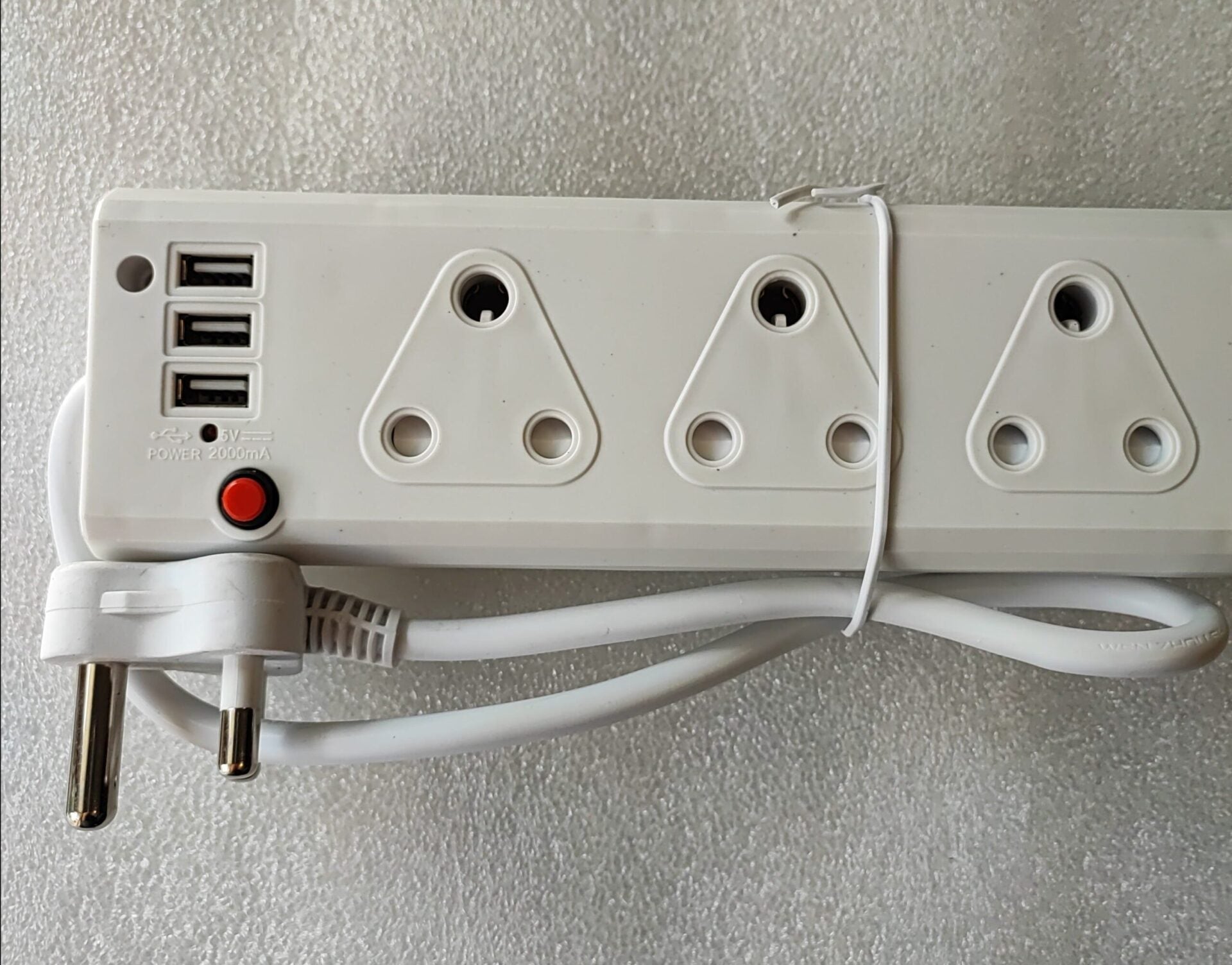 AUSMA 9 Way Multi-Plug: 3x16Amp 5x5Amp 220v + 3x 2.1Amp USB Ports Power Strip - Electromann SA