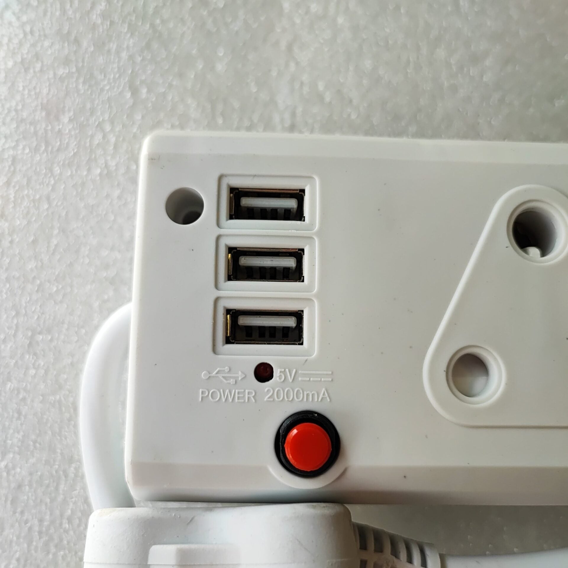 AUSMA 9 Way Multi-Plug: 3x16Amp 5x5Amp 220v + 3x 2.1Amp USB Ports Power Strip - Electromann SA