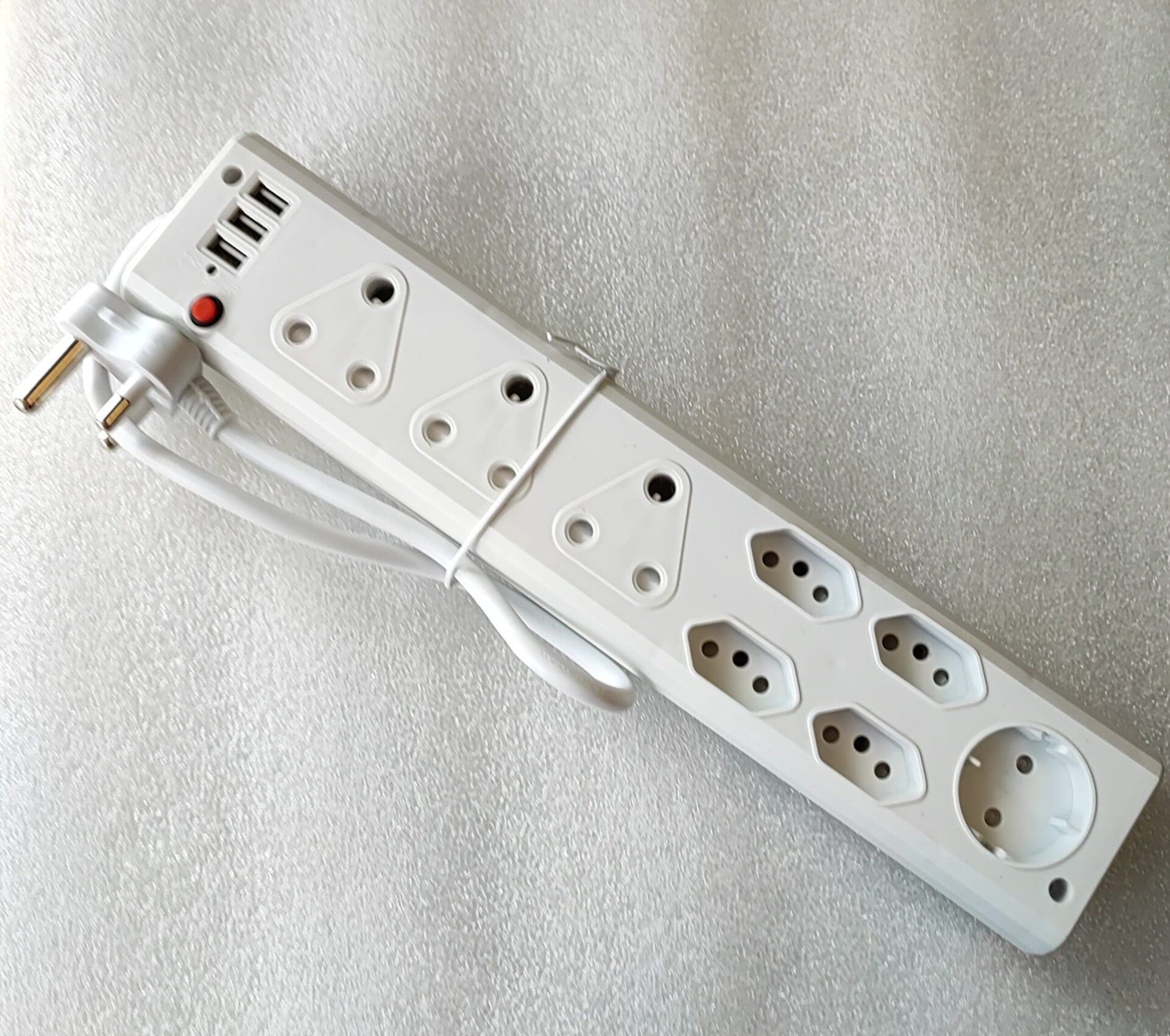 AUSMA 9 Way Multi-Plug: 3x16Amp 5x5Amp 220v + 3x 2.1Amp USB Ports Power Strip - Electromann SA