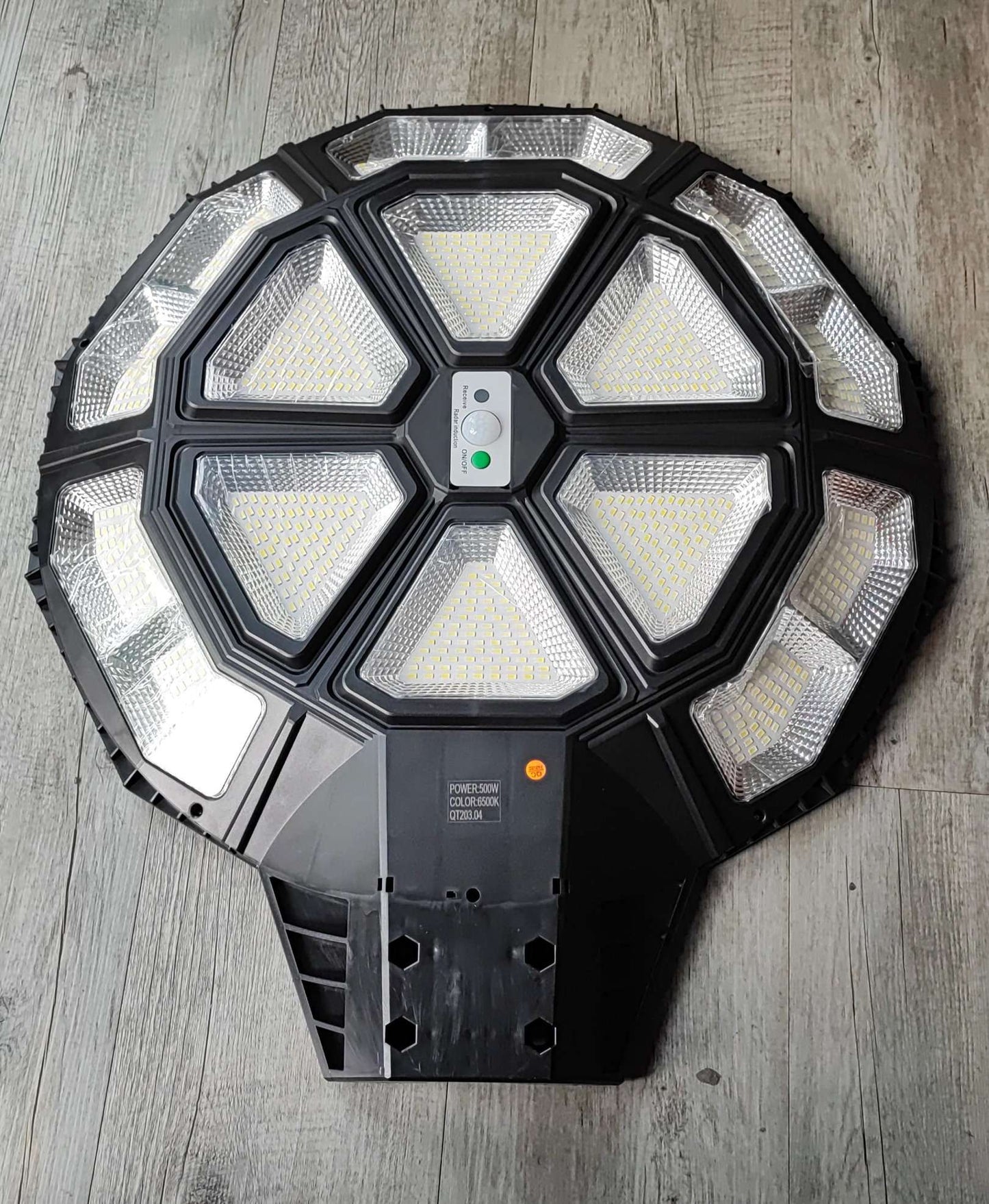 JT-CLEAR 500Watt Solar Powered LED Walkway Light - Energy Efficient Outdoor Lighting Solution - Electromann SA