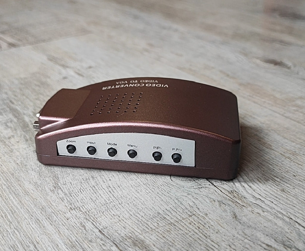 BNC Video, S-Video, and VGA Sources to VGA Display Converter - Electromann SA