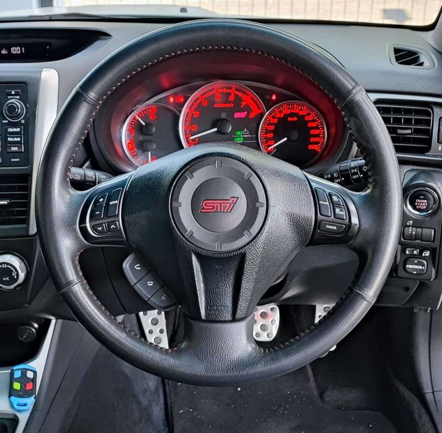 100% Real Leather Car Steering Wheel For Subaru Impreza WRX/STI/Legacy/Forester - Electromann SA