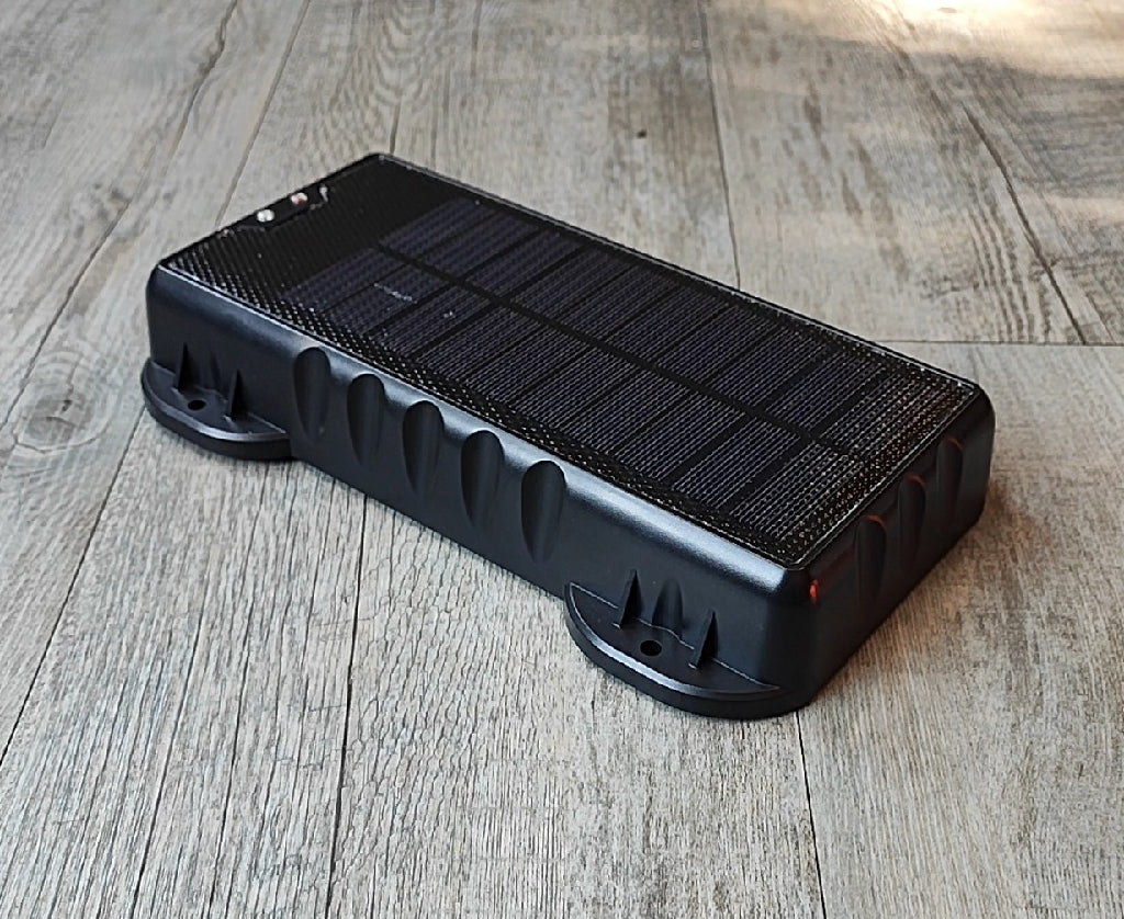 ZZTK900 DIY No-Contract Solar Charged Portable GPS Tracker - Real-Time Tracking for Vehicles and Assets - Electromann SA