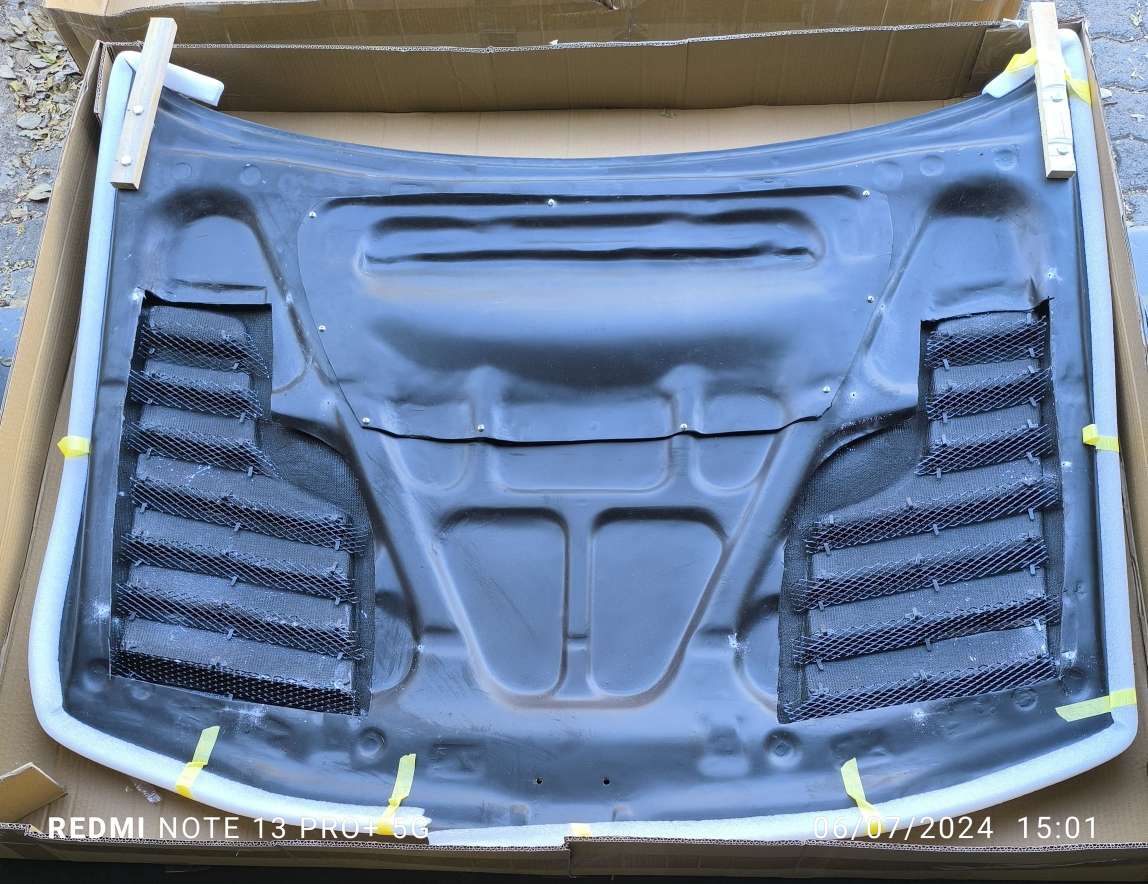 Carbon Fiber CW Style Bonnet Fit For 1998-2000 Subaru Impreza GC8 - Electromann SA