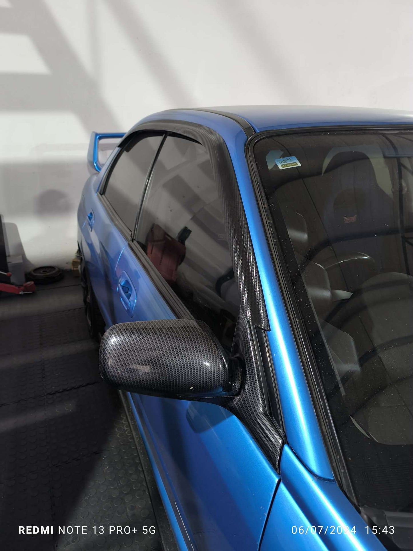 Carbon Fiber 1Piece Wind Deflector Kit fit For 2001-2007 Subaru Impreza WRX and STI (Bugeye/Blobeye/Hawkeye) - Electromann SA