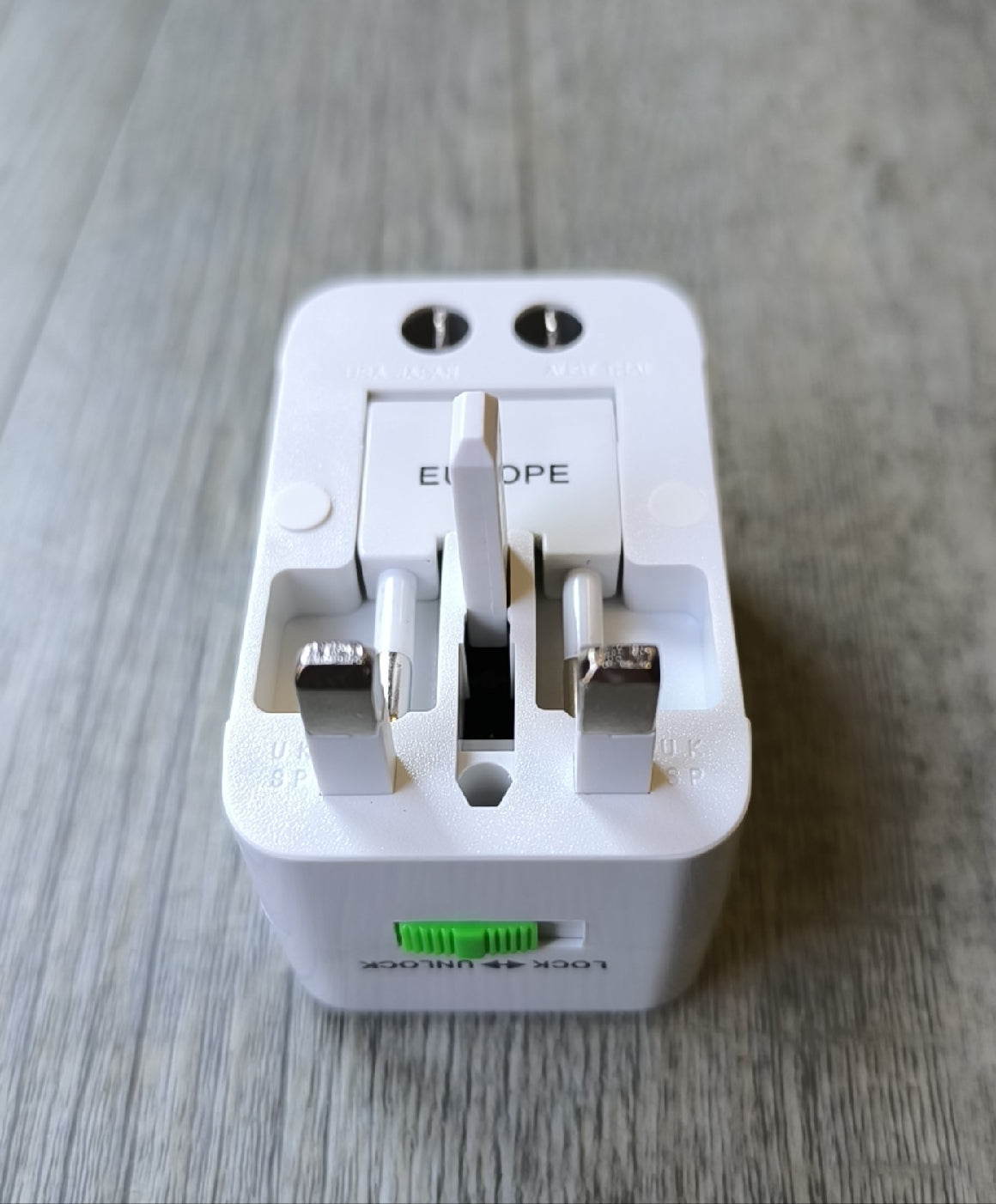 Andowl Q-A178 Universal Multi Connector Travel Adapter - Electromann SA