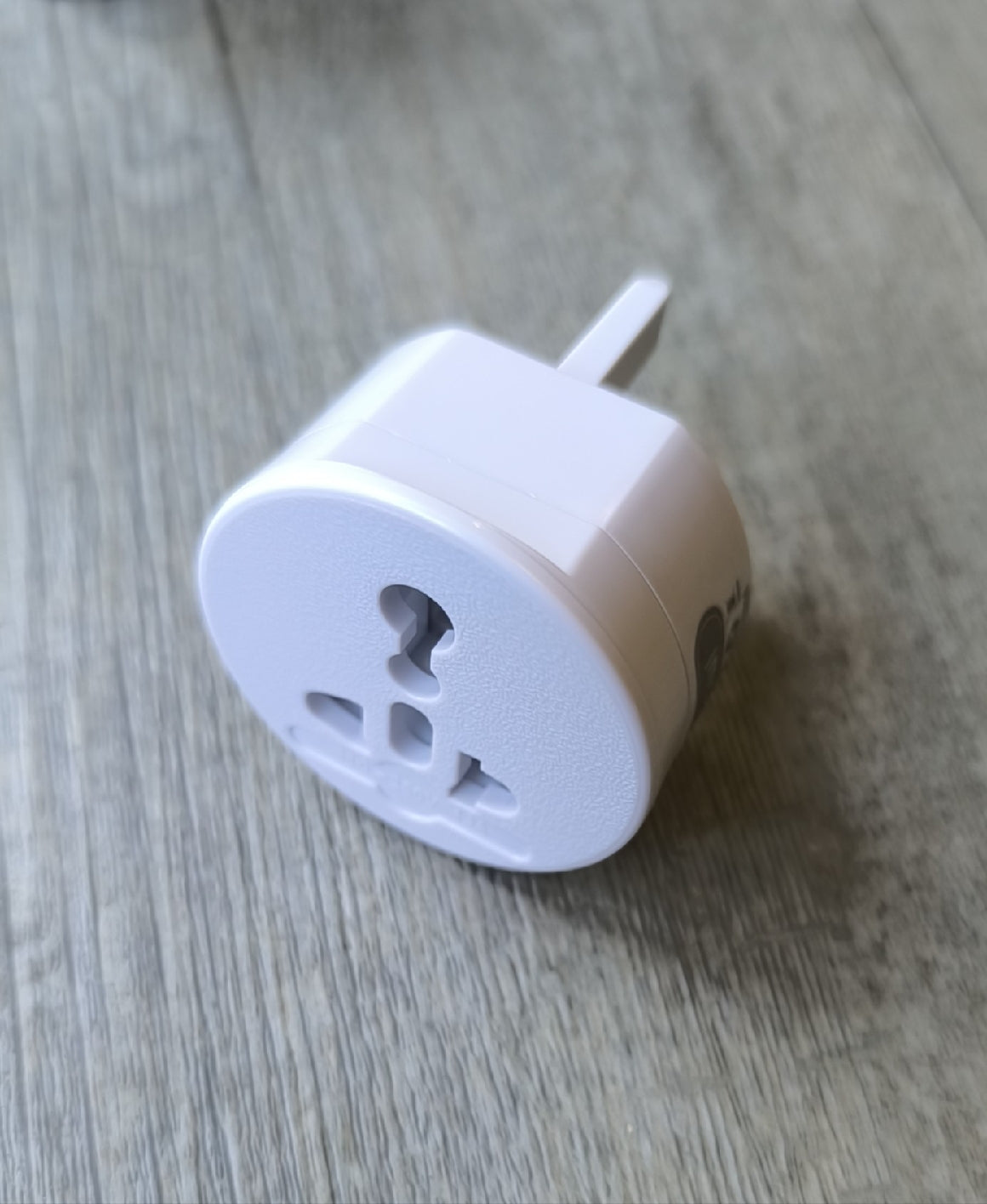 Andowl Q-A178B Universal Multi Connector Travel Adapter - Electromann SA