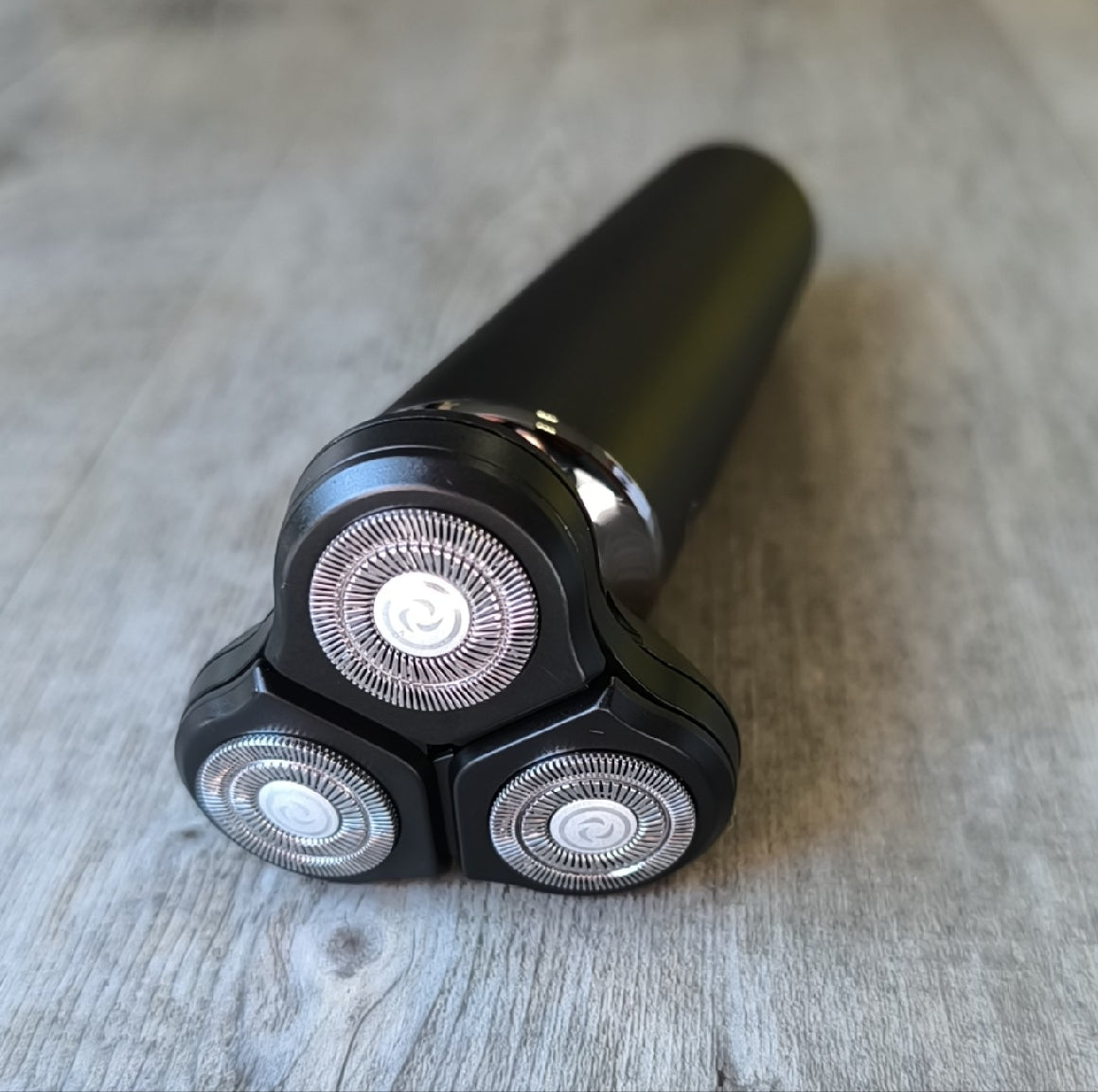 Andowl Q-E300 Portable Type-C Rechargeable 3D Shaver - Electromann SA