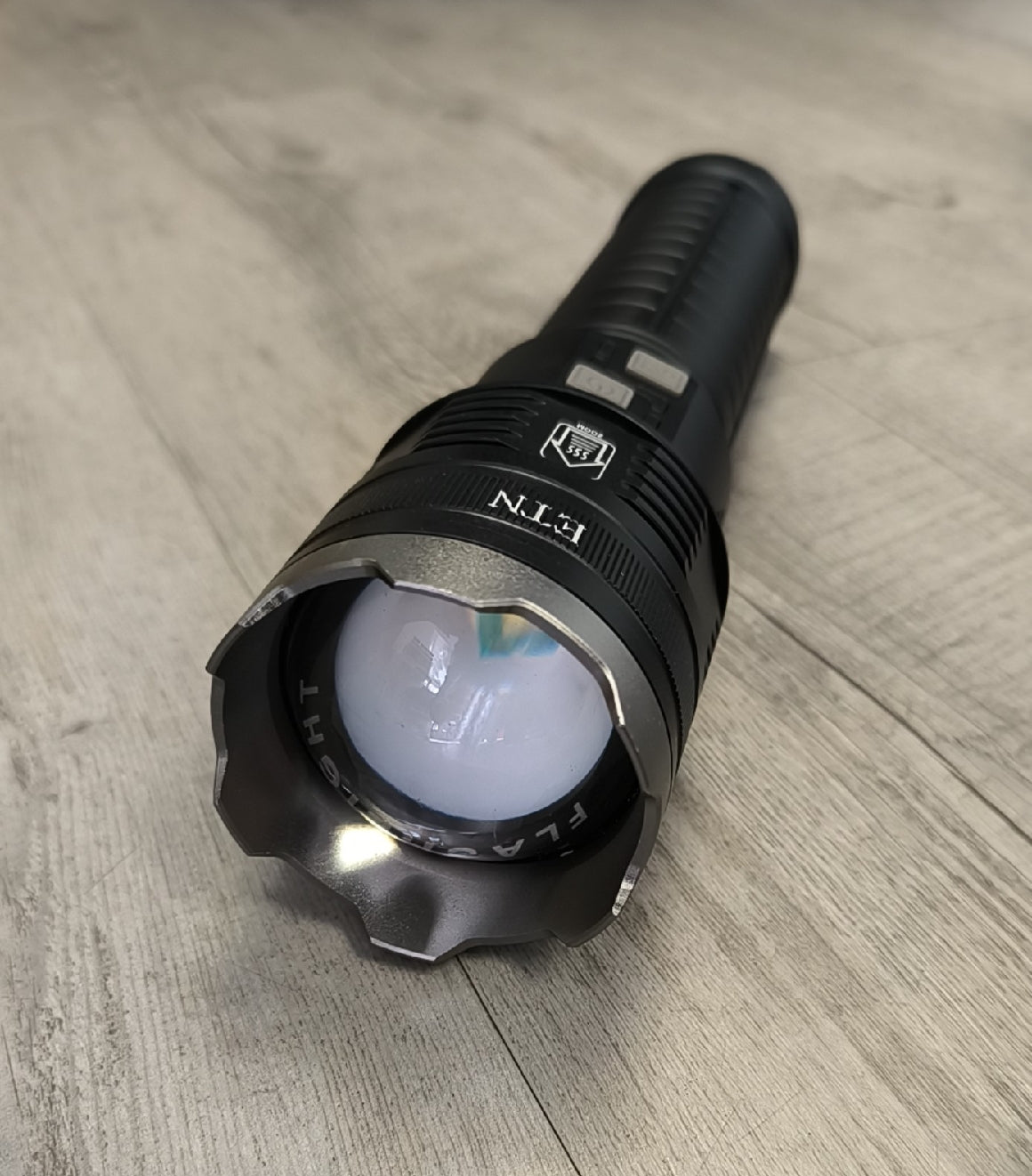 XA-G20 Aluminum Alloy High Power Led Flashlight with 181350 Lithium Batteries - Electromann SA