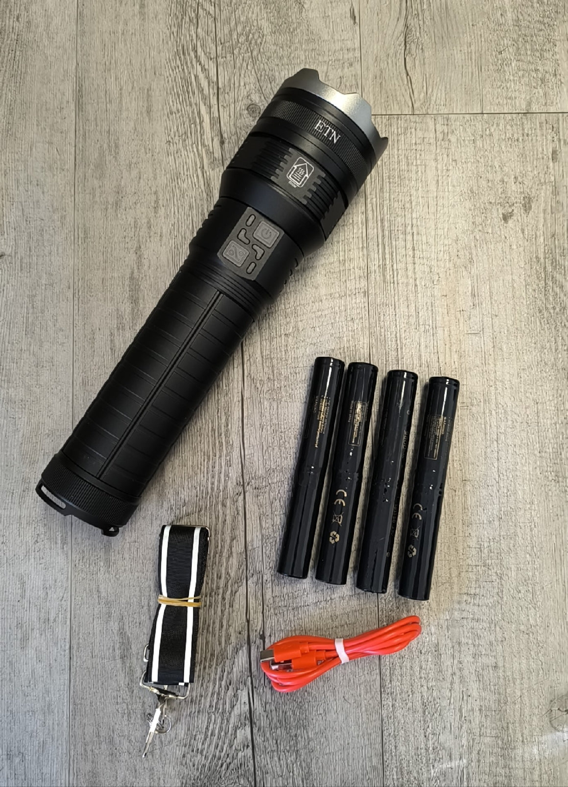 XA-G20 Aluminum Alloy High Power Led Flashlight with 181350 Lithium Batteries - Electromann SA