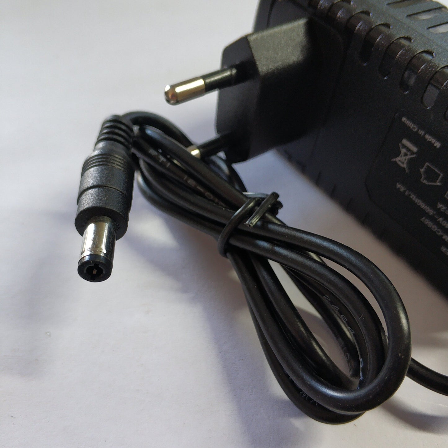 CJ 12v 2Amp Universal Multi-Purpose Power Supply - Reliable and Versatile - Electromann SA