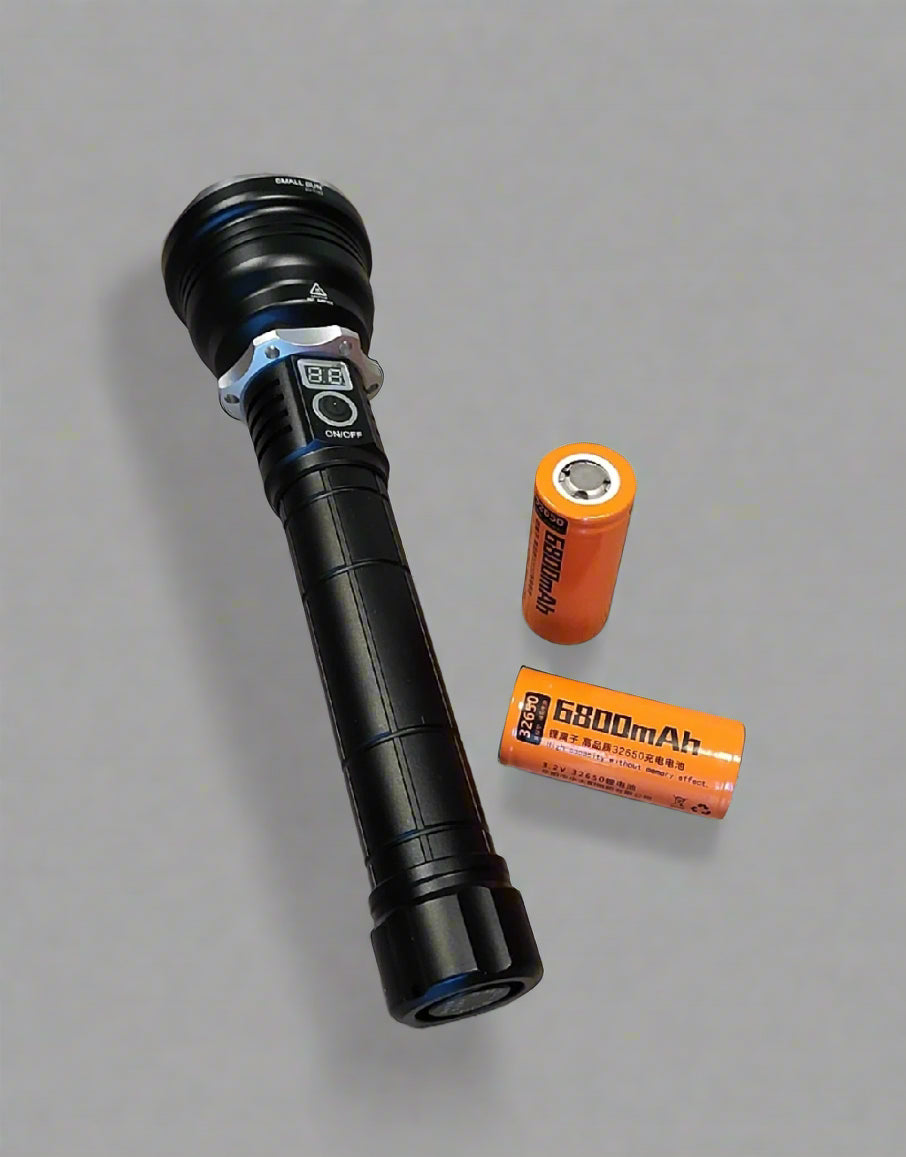 SMALL SUN Aluminum Alloy High Power Led Flashlight with 6800mah 32650 Lithium Batteries - Electromann SA