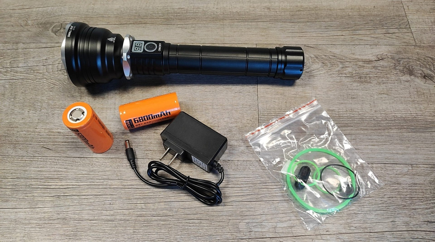 SMALL SUN Aluminum Alloy High Power Led Flashlight with 6800mah 32650 Lithium Batteries - Electromann SA