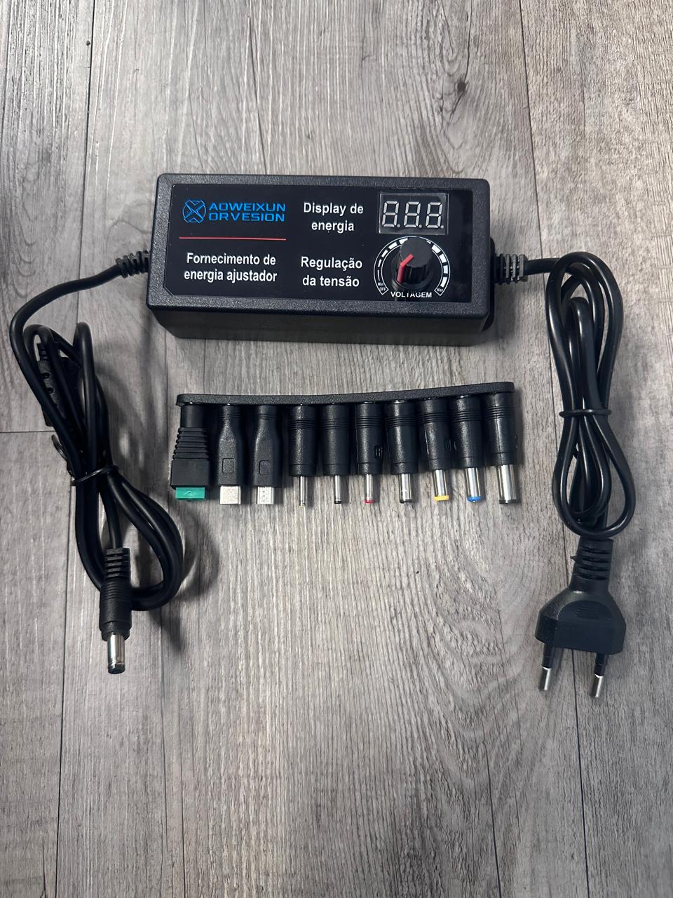 Aoweixun DC3 to 12v 5Amp Universal Adjustable Power Supply with Multiple Tips - Versatile and Reliable Power Source (10008139) - Electromann SA