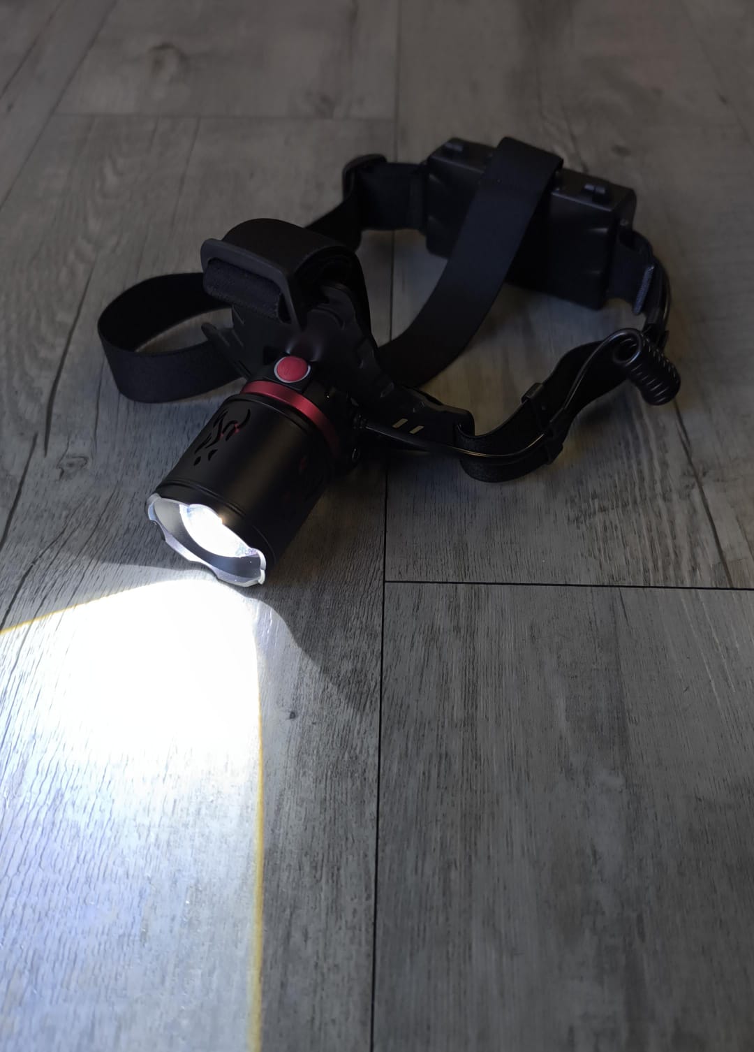 High Power Multi-LED Tactical Headlamp with Front and Rear Lighting - Electromann SA