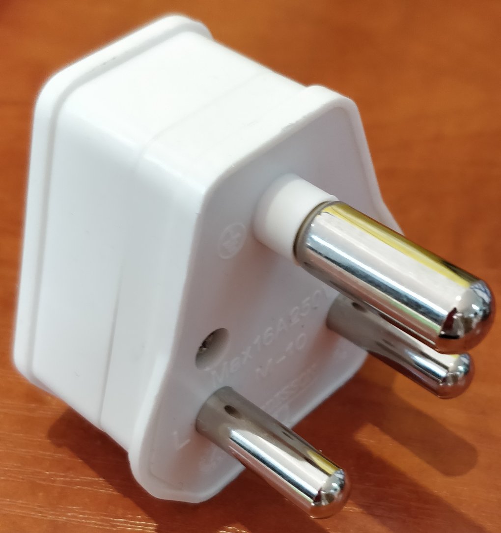 Redisson Universal Travel Adaptor - Compact and Versatile Travel Accessory