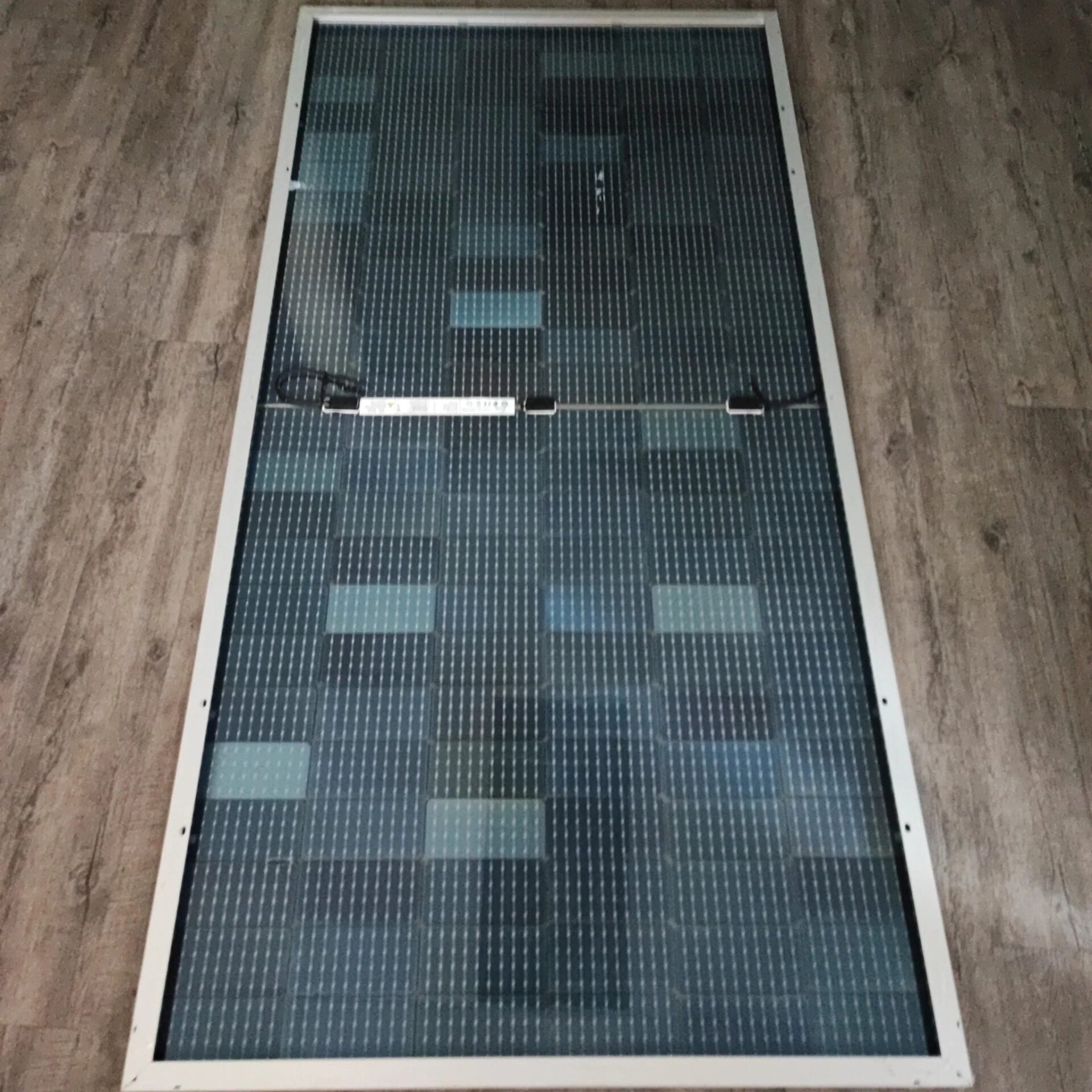 Q CELL Mono Half Cell 675W Solar Panel - Efficient and Reliable Solar Solution