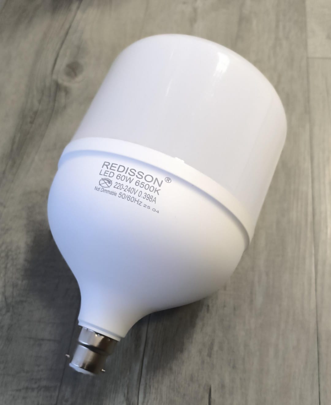 Redisson Bulb REDISSON 220v AC 60Watt B22 (Push and Twist Type) 6500K Cool White LED ...