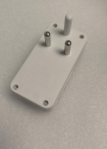 REDISSON R-38 220v Multi-Plug Adapter (10007702) - Electromann SA