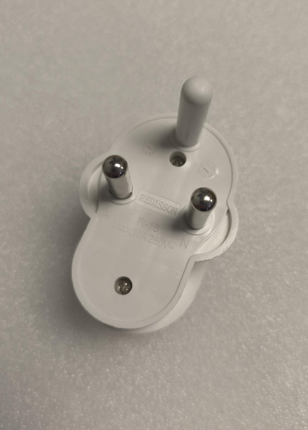 REDISSON R-18 Continental 220v Schuko and Euro Multi-Plug Adapter (10007703) - Electromann SA