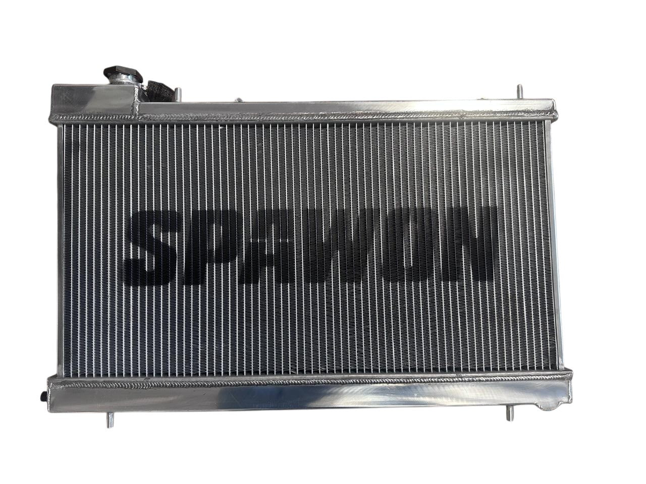 SPAWON Aluminum Radiator For Subaru Forester & Impreza/Outback 2.2L/2.5L - EJ25/EJ22 Engine 1998-2002 - Electromann SA